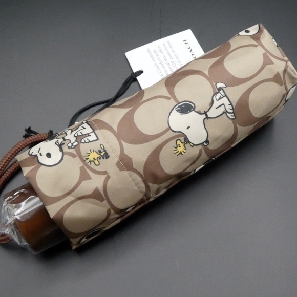 Coach x Peanuts Snoopy Umbrella - Picture 1 of 3